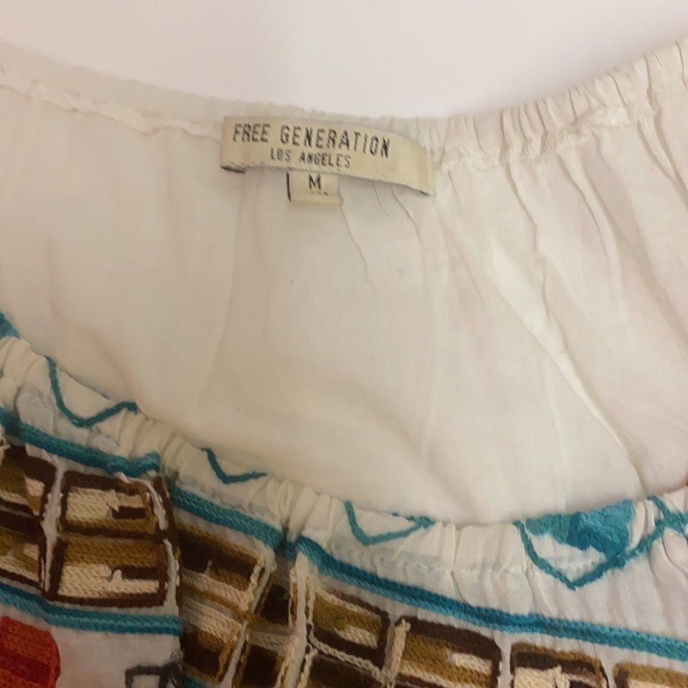 Free Generation Off-the-Shoulder Embroidered Top C23 - Picture 6 of 6